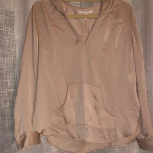 👑3/$20👑
 Light pink hooded long sleeve